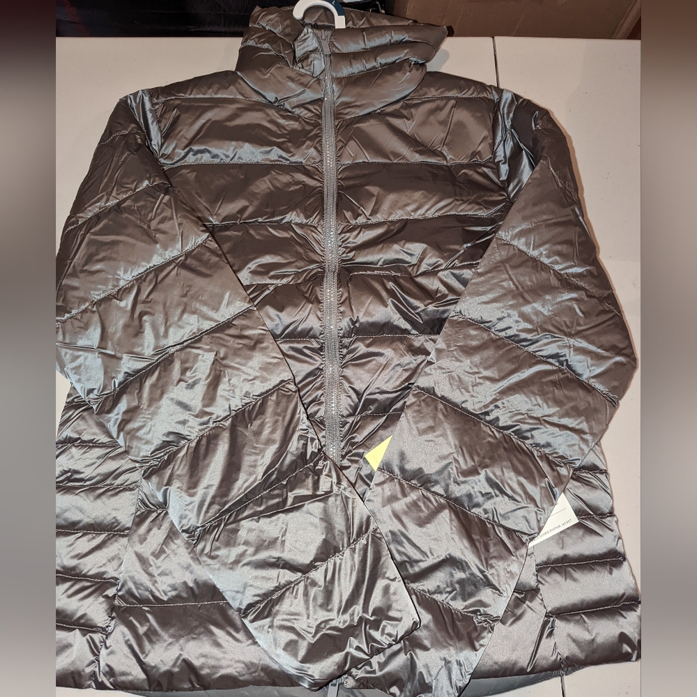 Women's Grey/silver puffer jacket